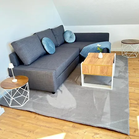 Wd Living Wooden Black And White Inkl Parkplatz * Burgdorf (Hannover)