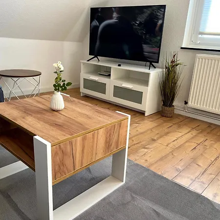 Wd Living Wooden Black And White Inkl Parkplatz Apartment