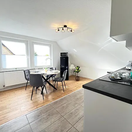 Apartment Wd Living Wooden Black And White Inkl Parkplatz *