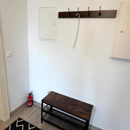 Wd Living Wooden Black And White Inkl Parkplatz *