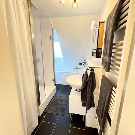Wd Living Wooden Black And White Inkl Parkplatz Apartment Burgdorf (Hannover)