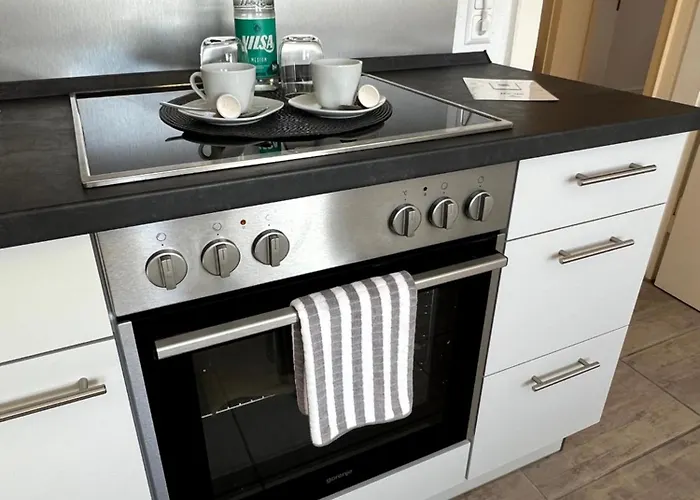 Wd Living Wooden Black And White Inkl Parkplatz *